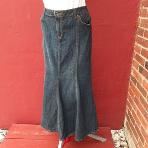 a.n.a. Long Denim Maxi Skirt Modest Dark Wash